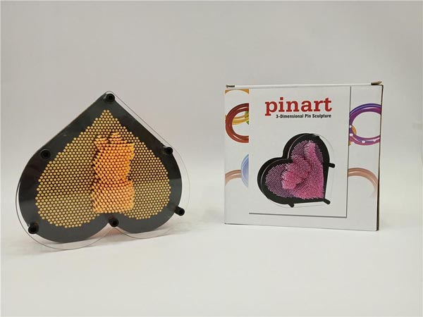 3D Heart Pin Art Toy – Sensory & Creative Impression Board (Yellow)